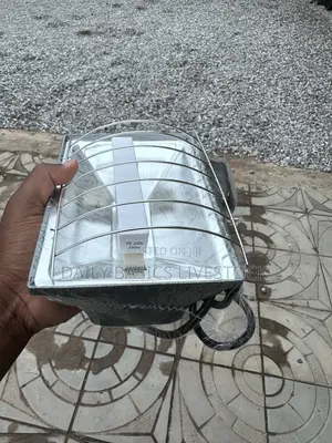 Infrared Brooding Lamp - Wide Coverage and Long Lasting