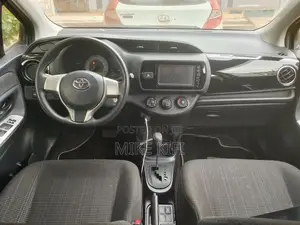 Toyota Vitz 1.0 FWD 5dr 2015 Brown