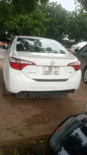 Toyota Corolla 2015 White