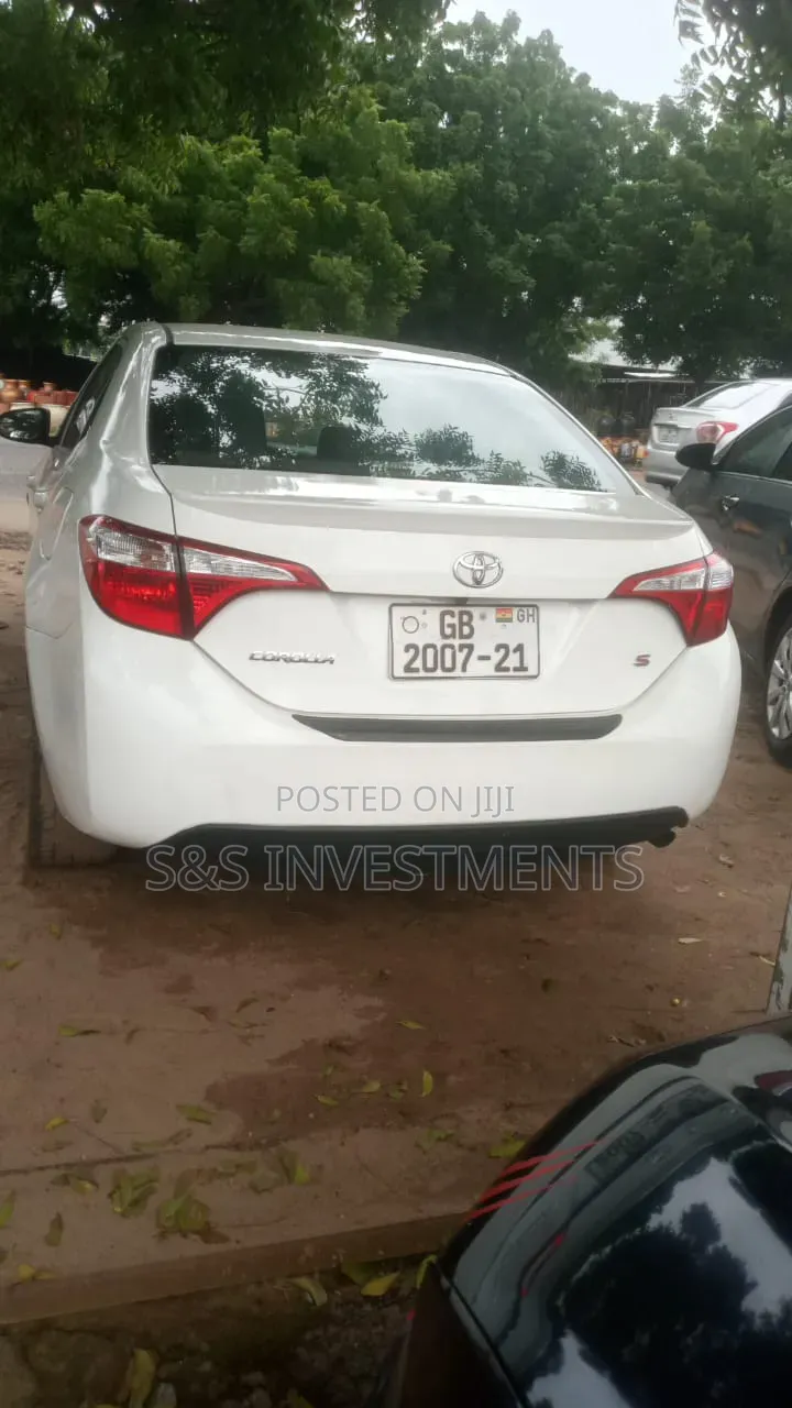 Toyota Corolla 2015 White