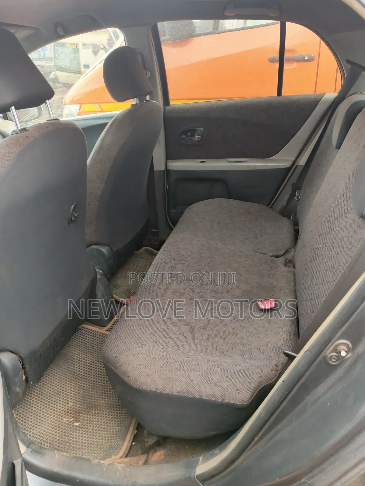 Toyota Vitz 2010 Gray