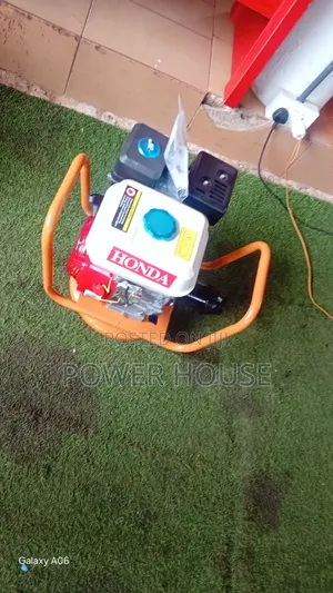 Honda 6.5HP Concrete Vibrator for Strong Concrete