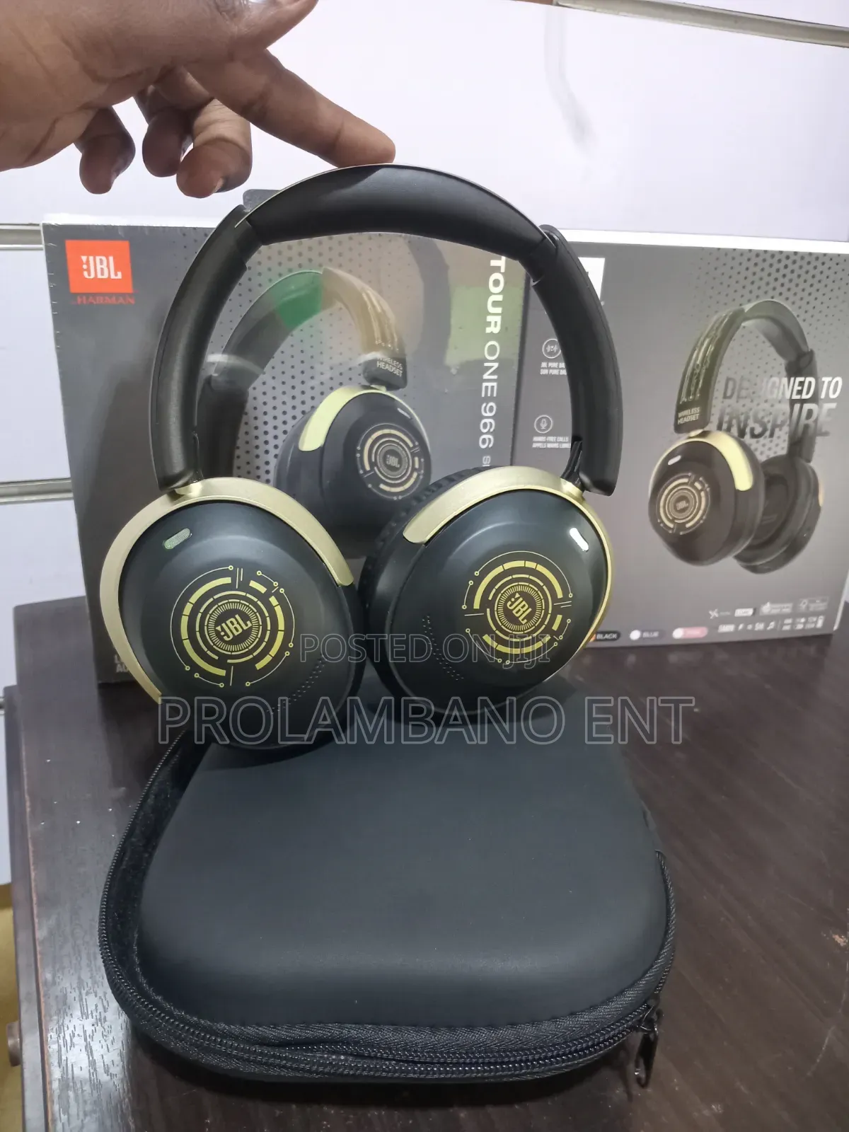 JBL Tour 966