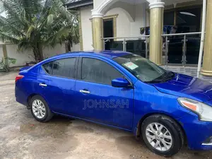 Nissan Versa 1.6 SV 2016 Blue