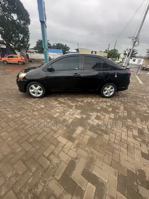 Toyota Yaris 2010 Black