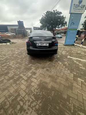 Toyota Yaris 2010 Black