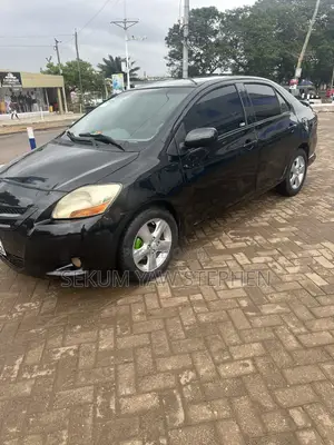 Toyota Yaris 2010 Black
