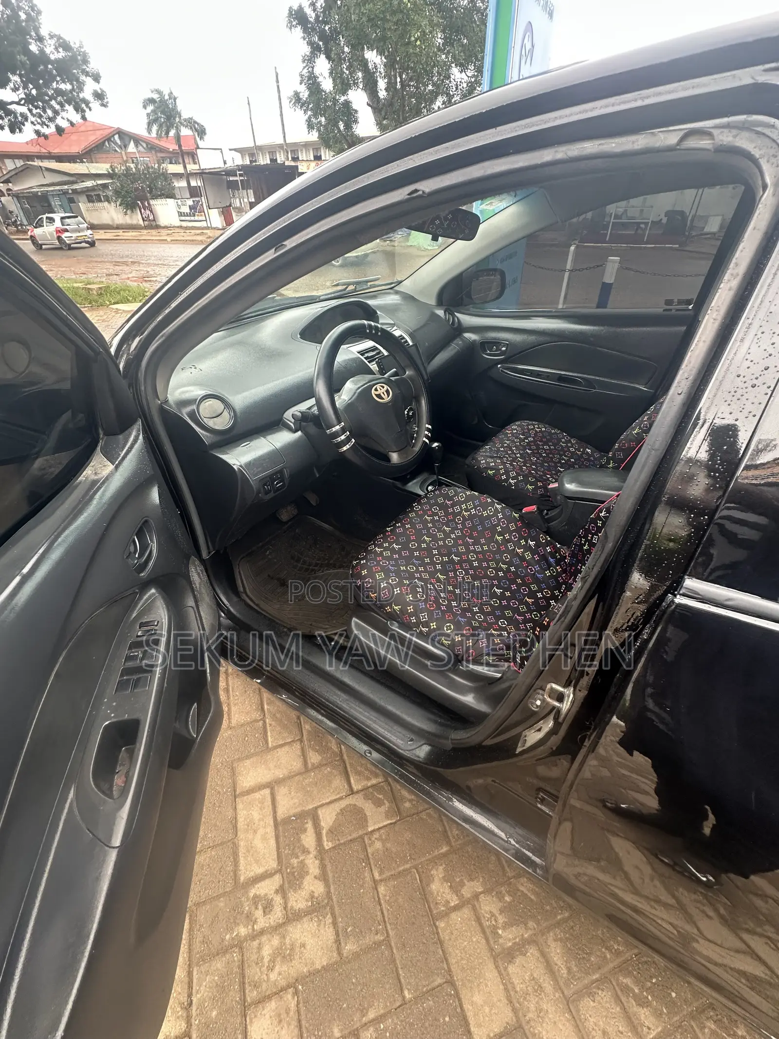 Toyota Yaris 2010 Black