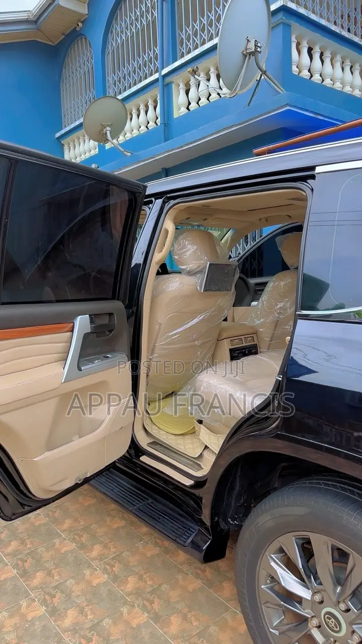 Toyota Land Cruiser 2022 Black
