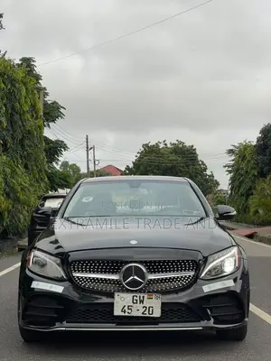 Mercedes-Benz C300 Luxury 4dr AWD 4Matic Sedan (2.0L 4cyl 7A) 2015