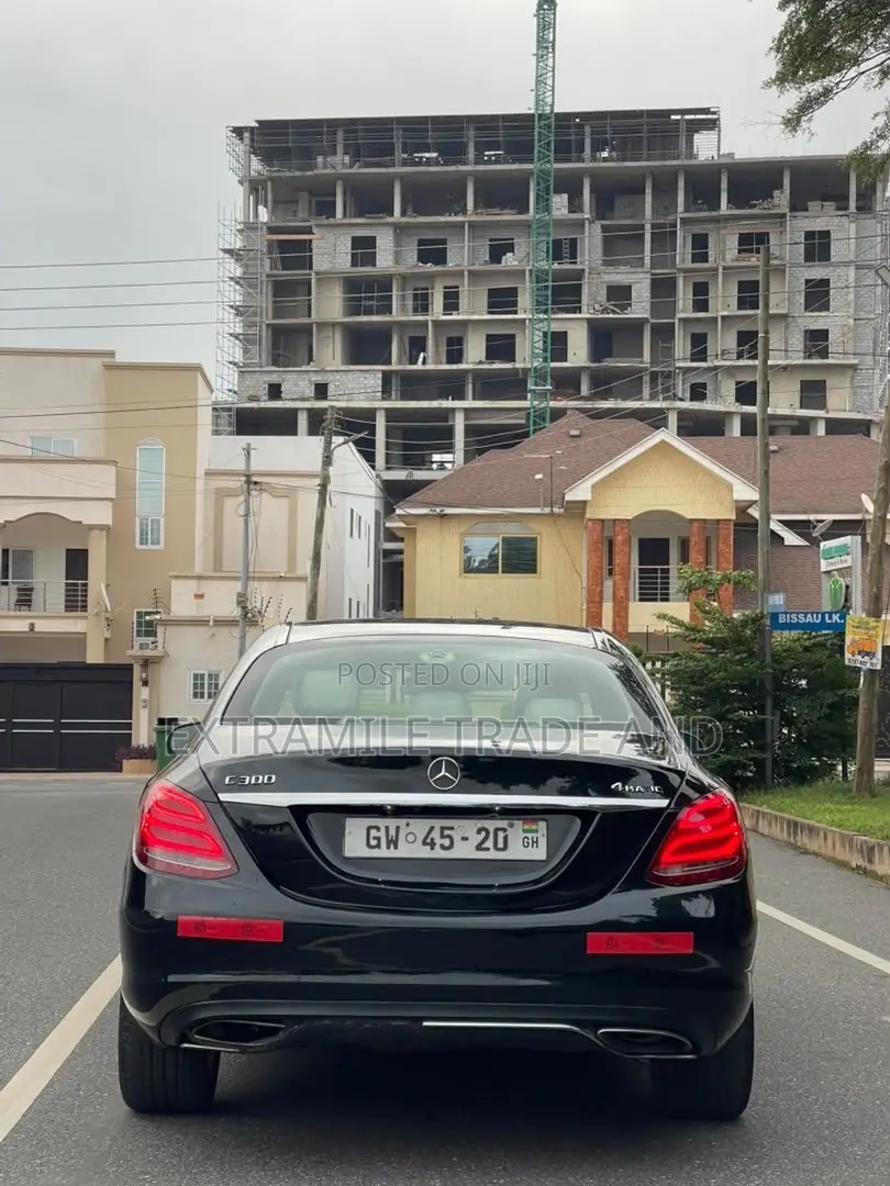 Mercedes-Benz C300 Luxury 4dr AWD 4Matic Sedan (2.0L 4cyl 7A) 2015