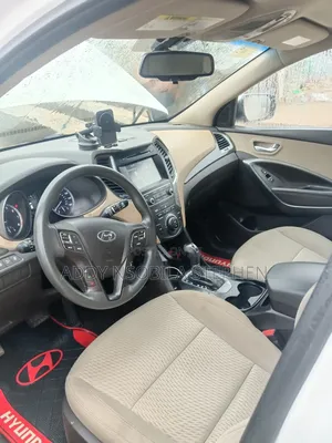 Hyundai Santa Fe 2017 White