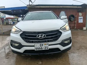 Hyundai Santa Fe 2017 White