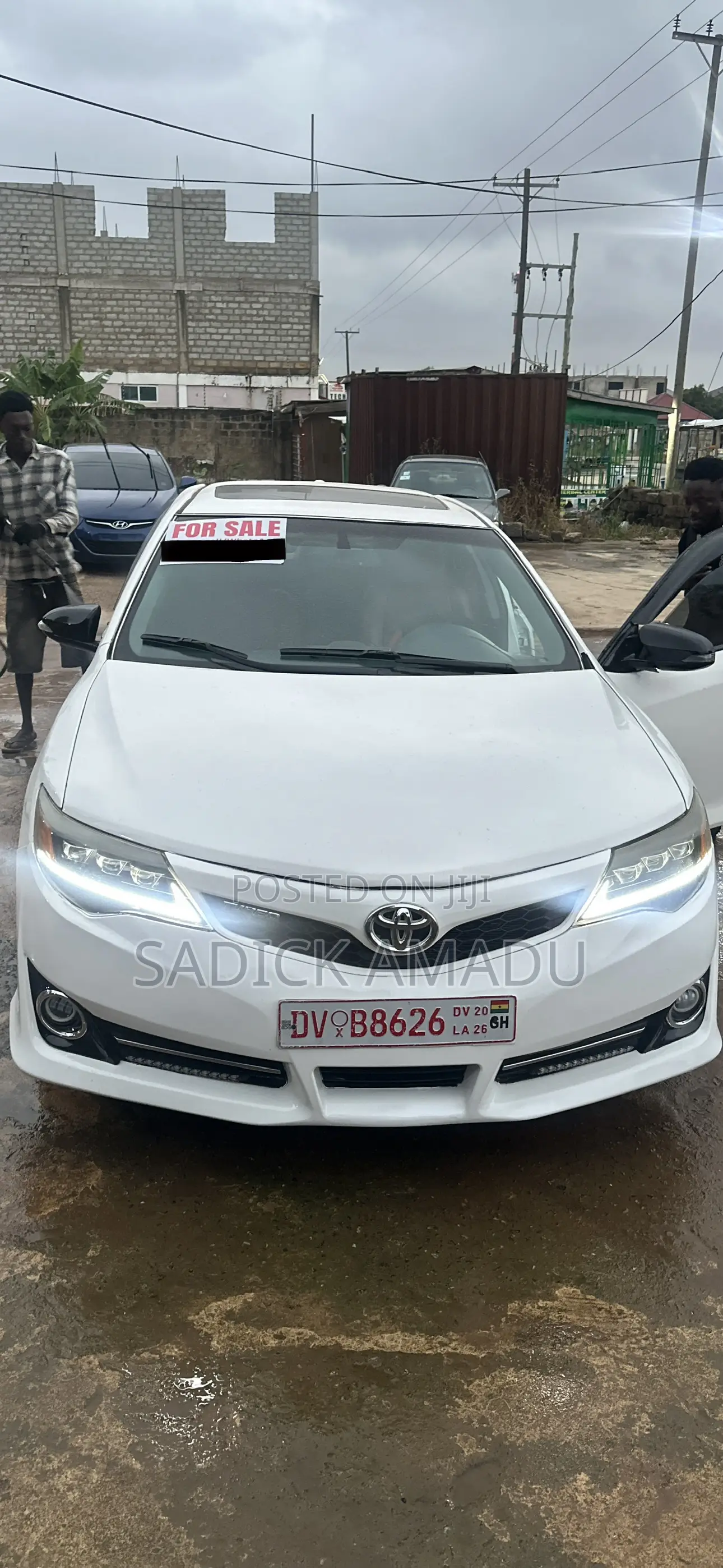 Toyota Camry SE 4dr Sedan (2.5L 4cyl 6A) 2014 White
