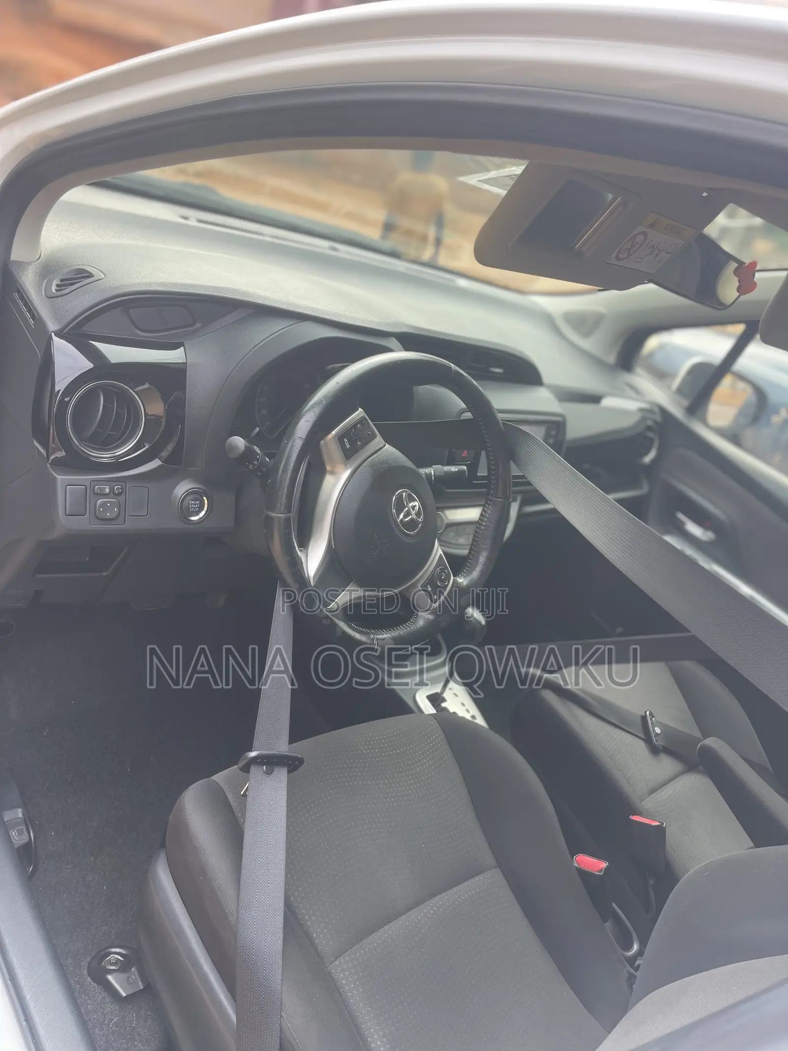 Toyota Vitz 1.3 AWD 3dr 2015 Pearl
