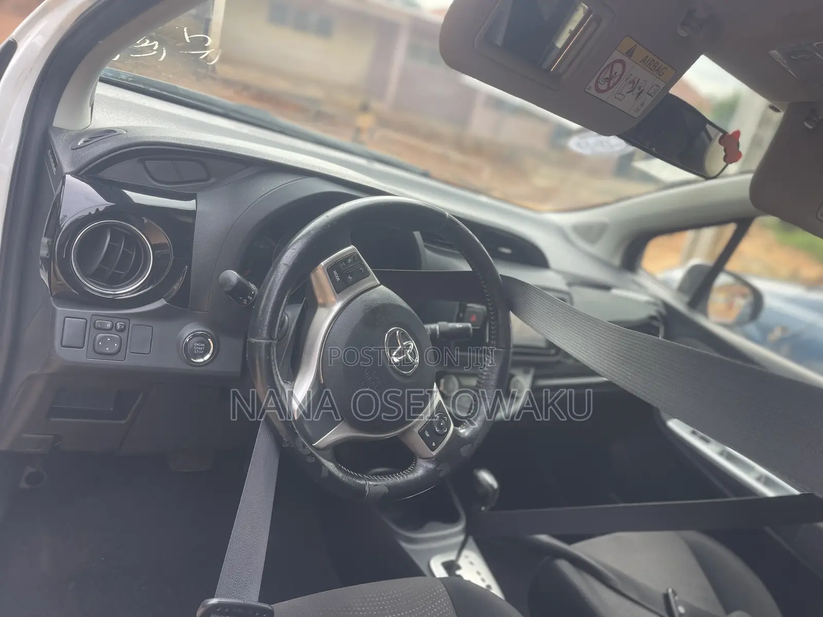 Toyota Vitz 1.3 AWD 3dr 2015 Pearl