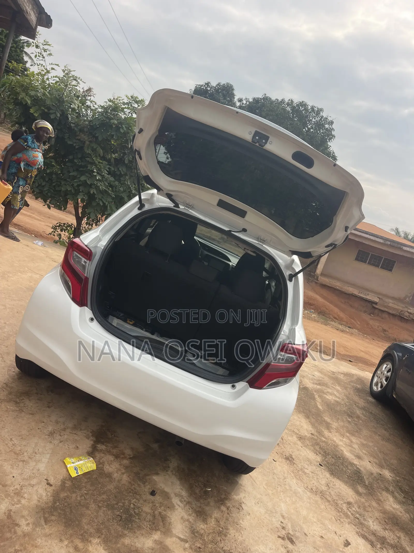 Toyota Vitz 1.3 AWD 3dr 2015 Pearl