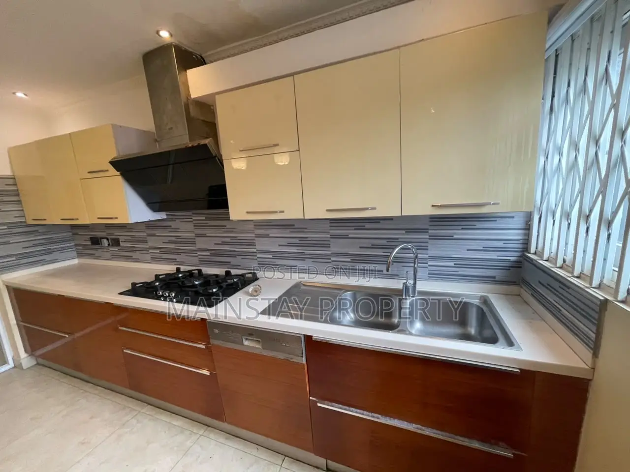 Furnished 4bdrm Townhouse / Terrace for rent