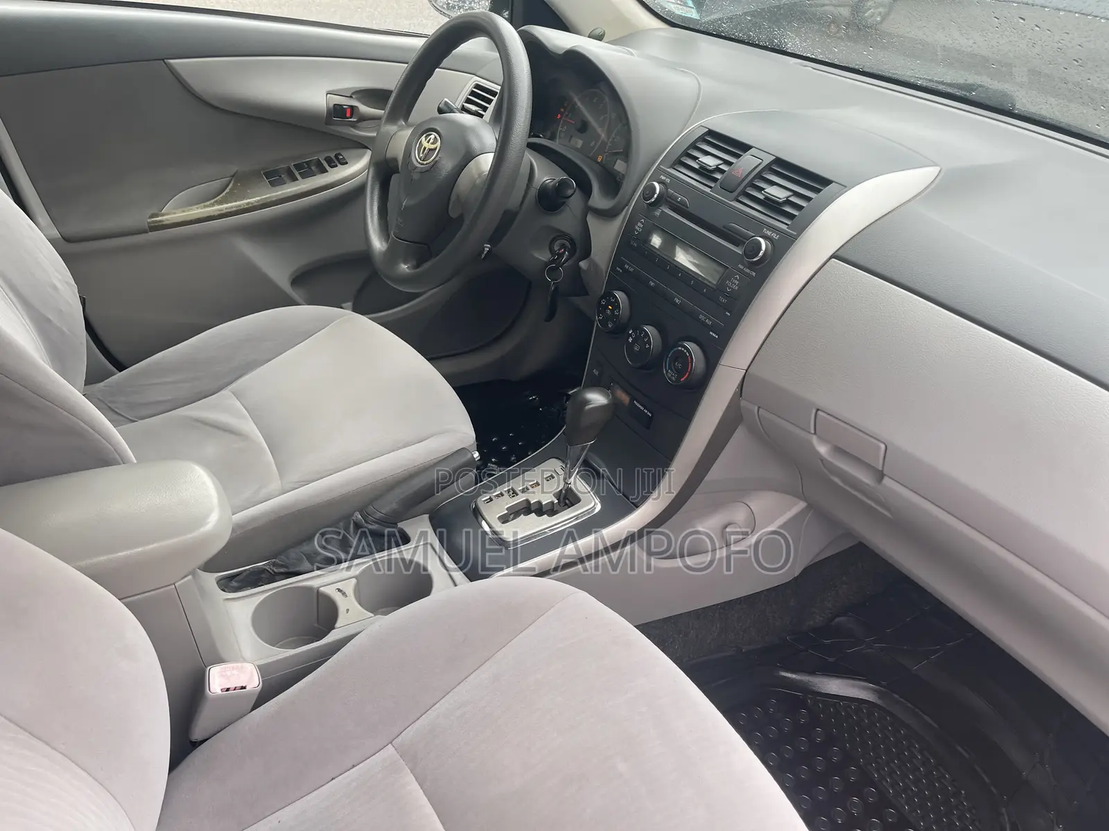 Toyota Corolla LE 4dr Sedan (1.8L 4cyl 4A) 2010 Gray