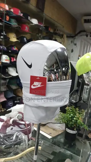 Nike Pro Therma-Fit Hood