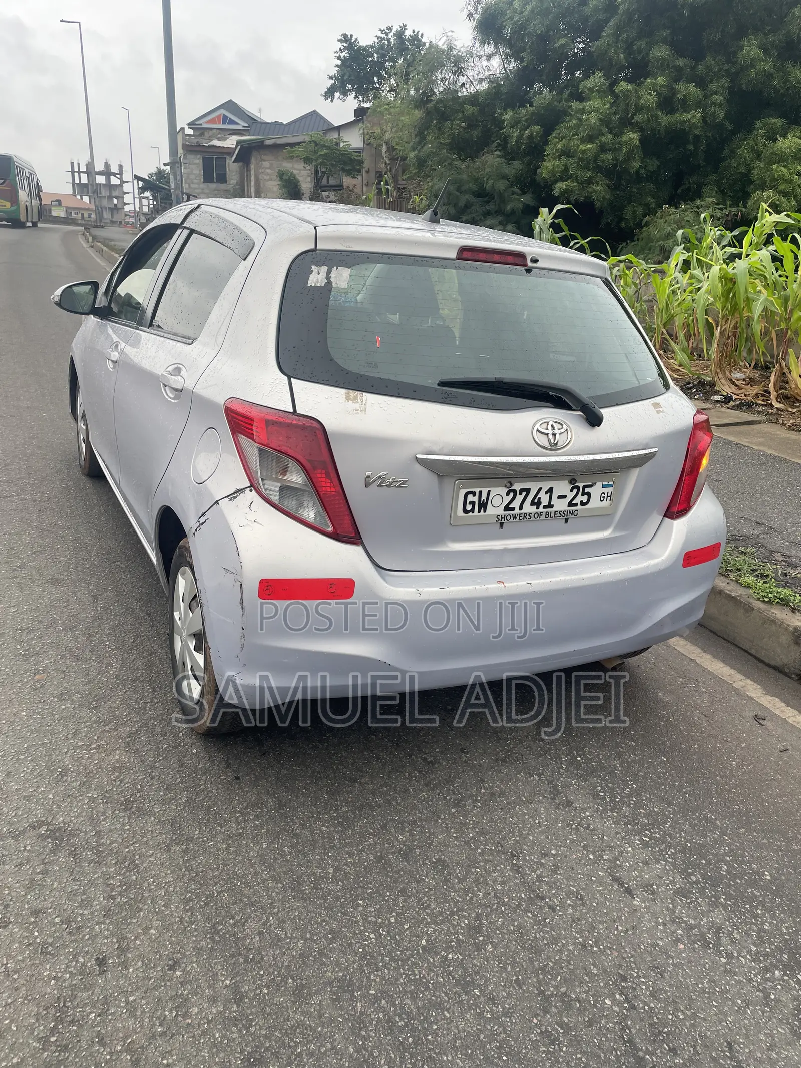 Toyota Vitz 2012 Silver