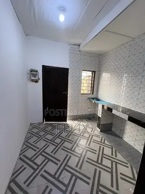 1bdrm Room & Parlour in Boi for rent