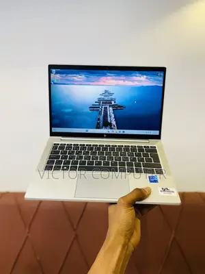 Laptop HP EliteBook 830 G8 8GB Intel Core i5 SSD 256GB
