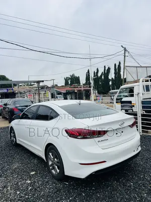 Hyundai Elantra 2017 White