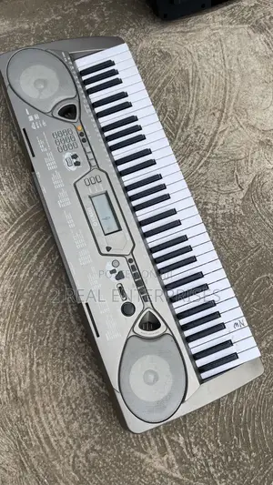 Yamaha EZ-250i Electronic Keyboard With MIDI