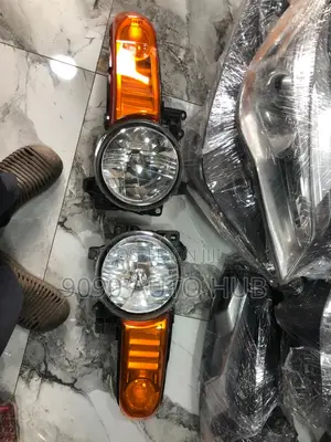 2007–2014 Toyota FJ Cruiser Headlight (Foreign Used – Premium OEM)