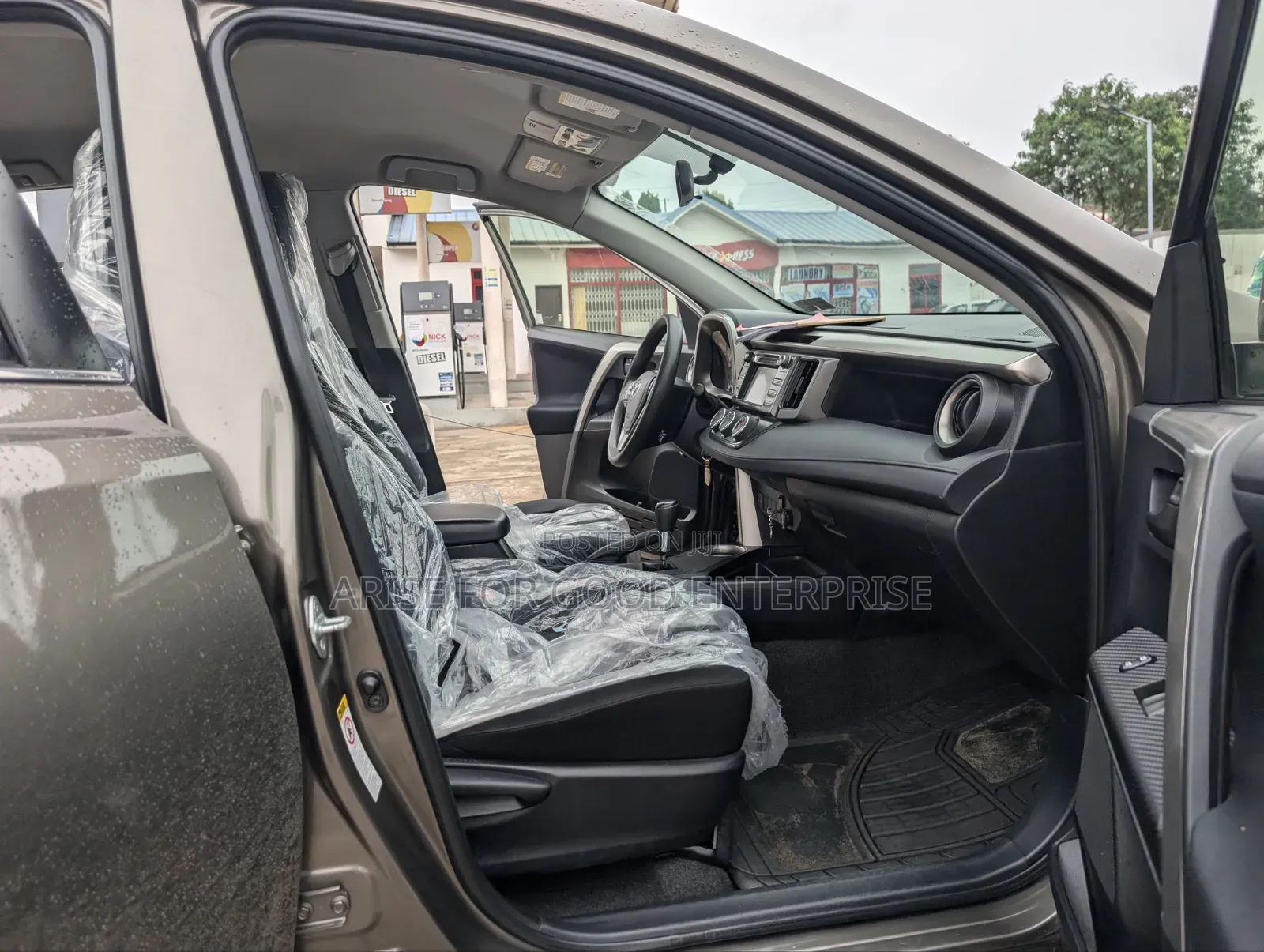 Toyota RAV4 LE 4dr SUV AWD (2.5L 4cyl 6A) 2015 Brown