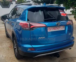 Toyota RAV4 2018 Blue