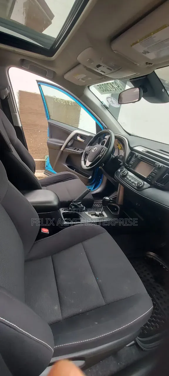 Toyota RAV4 2018 Blue