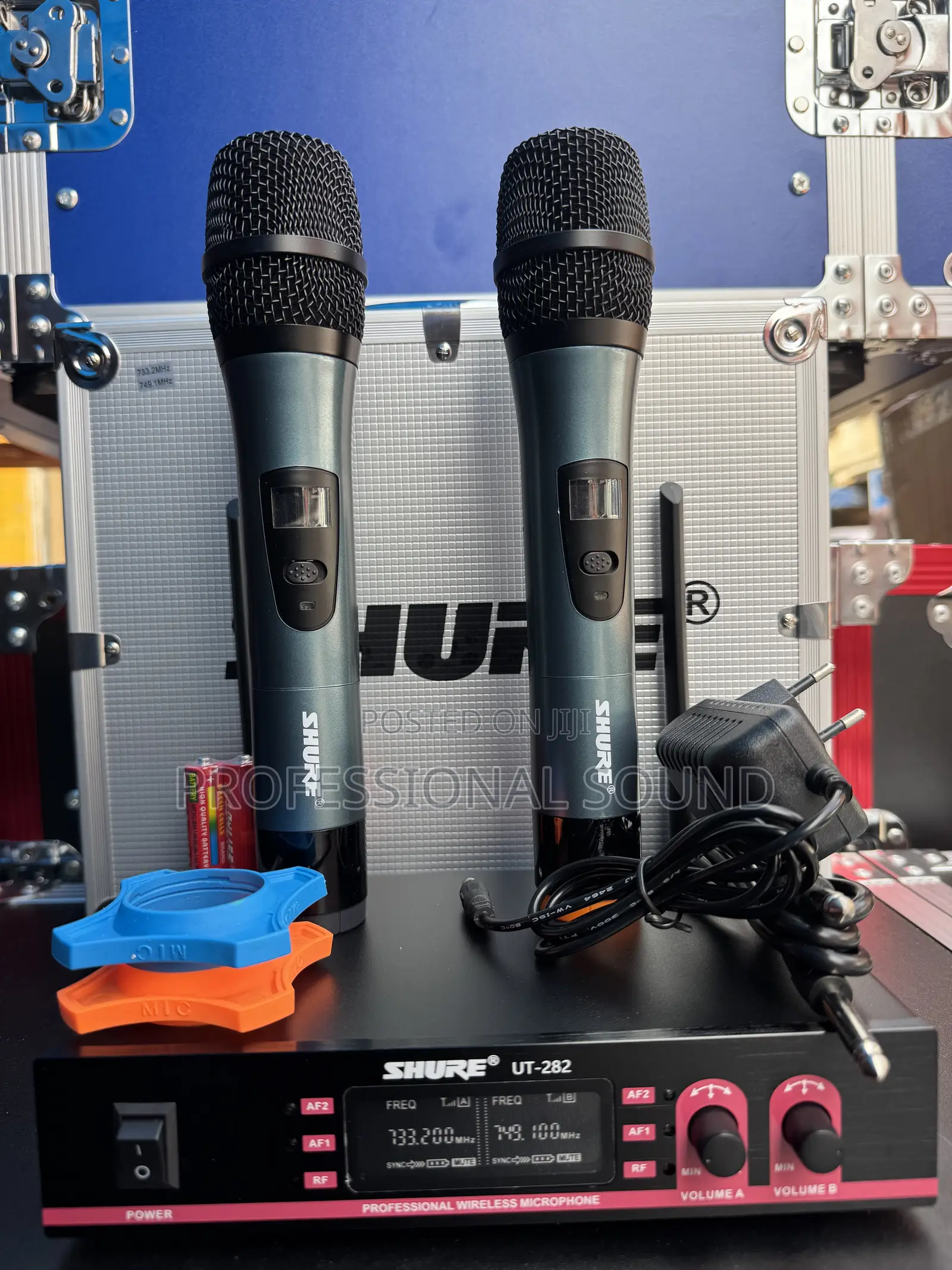 Shure UT-282 UHF Professional Wireless Microphone System