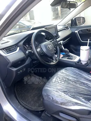 Toyota RAV4 LE 2021 Gray