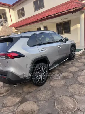 Toyota RAV4 LE 2021 Gray
