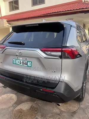 Toyota RAV4 LE 2021 Gray