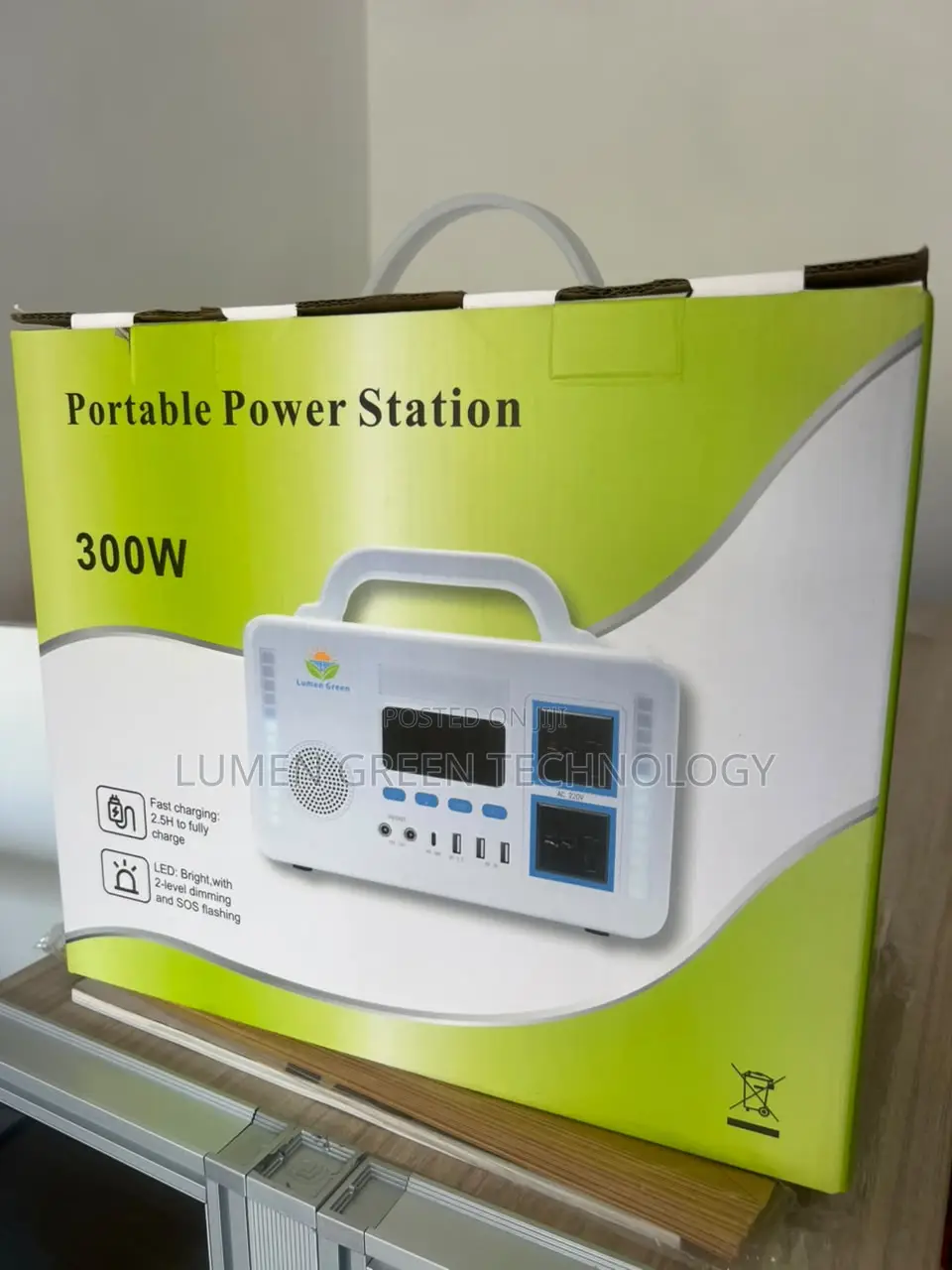 300w Power Station With 100W Panel