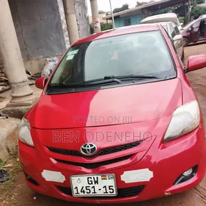 Toyota Yaris 2010 Red