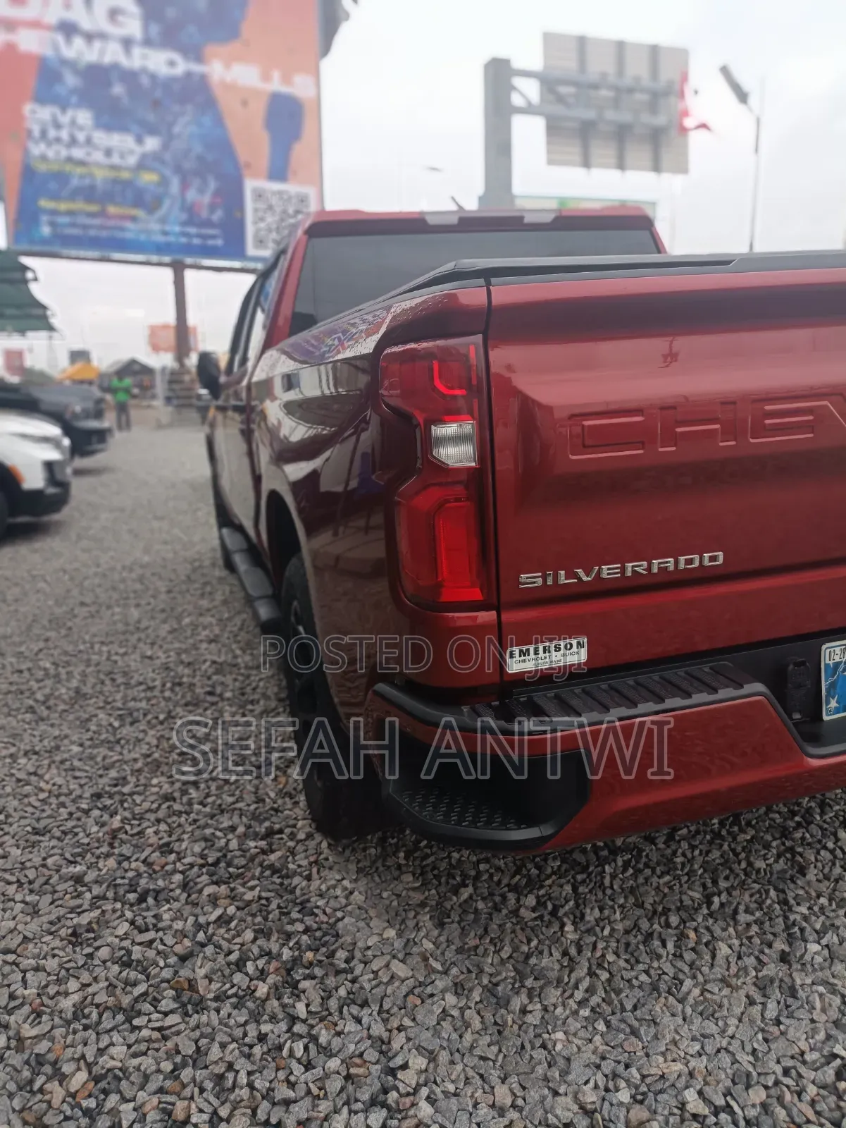 Chevrolet Silverado 2022 Red