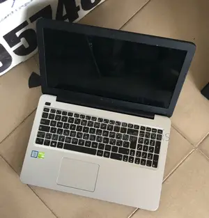 Laptop Asus X550CA 8GB Intel Core i5 SSD 256GB
