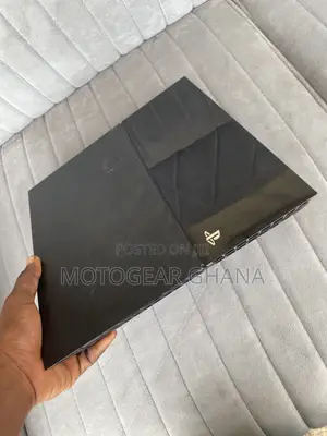 PS4 With 2 Controllers