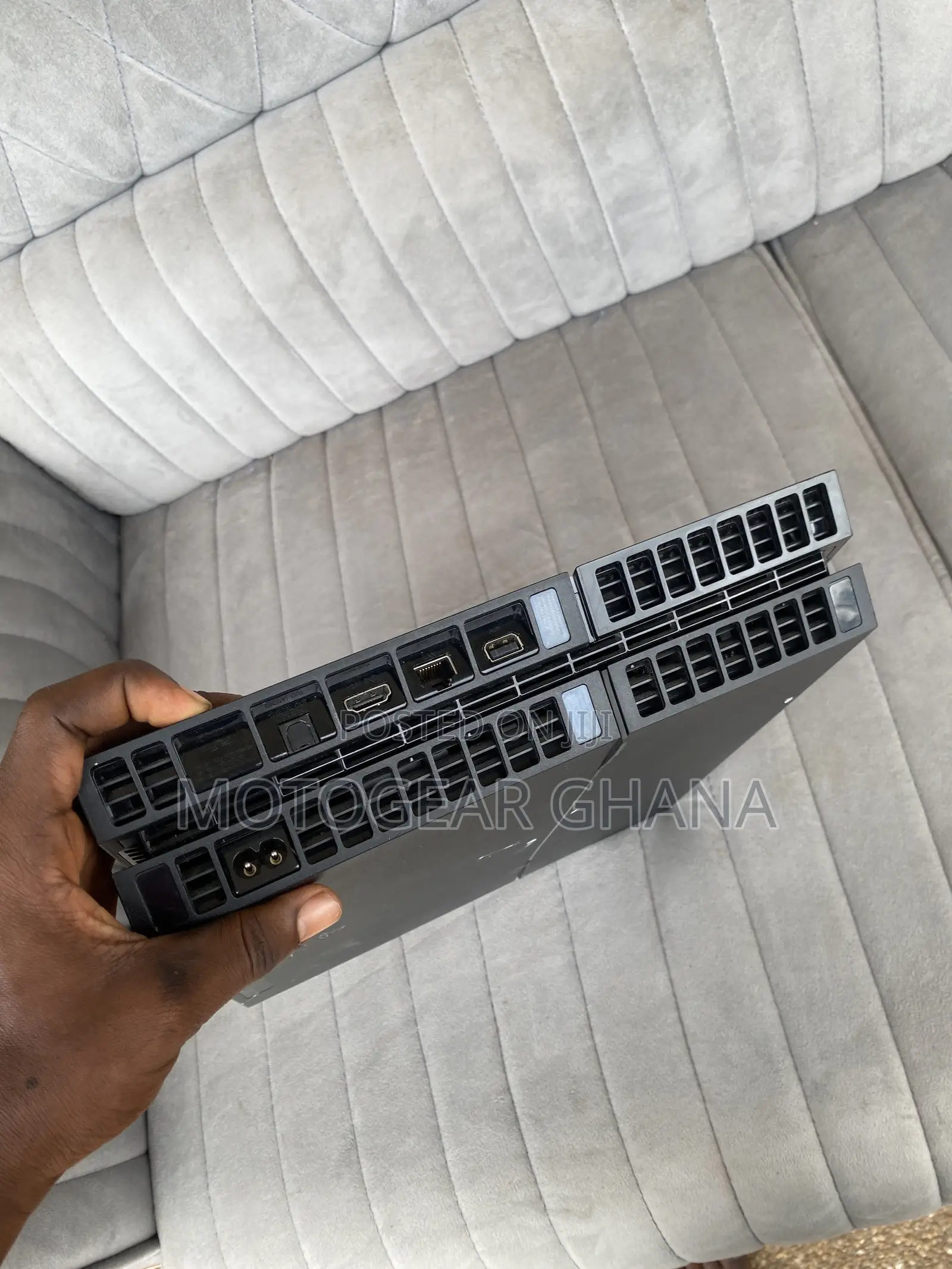 PS4 With 2 Controllers