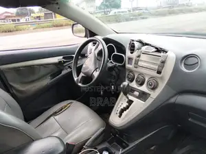 Toyota Matrix Hatchback FWD (1.8L 4cyl 5M) 2010 Blue