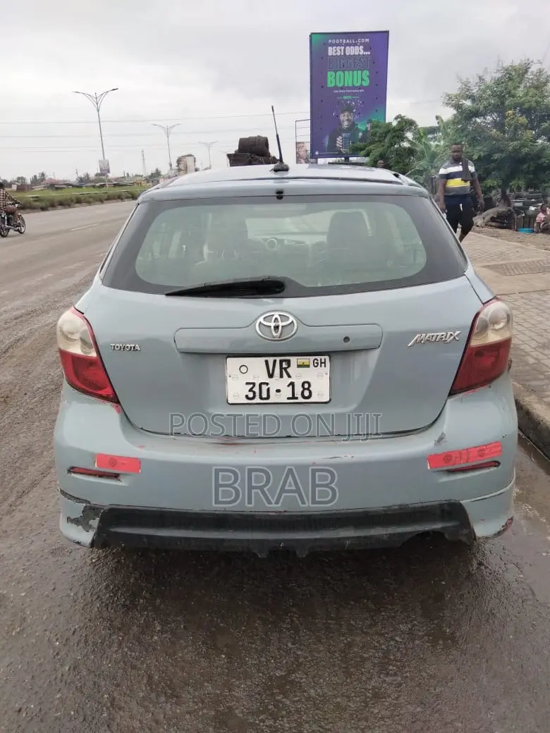 Toyota Matrix Hatchback FWD (1.8L 4cyl 5M) 2010 Blue
