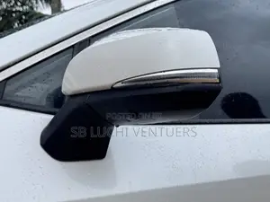 Toyota RAV4 XLE Premium FWD 2023 White