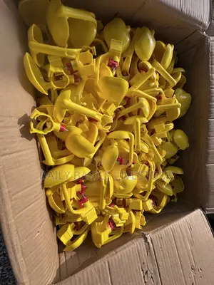 Poultry Nipples With Cup - Yellow