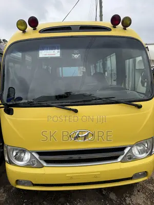 Hyundai County 2016 Yellow