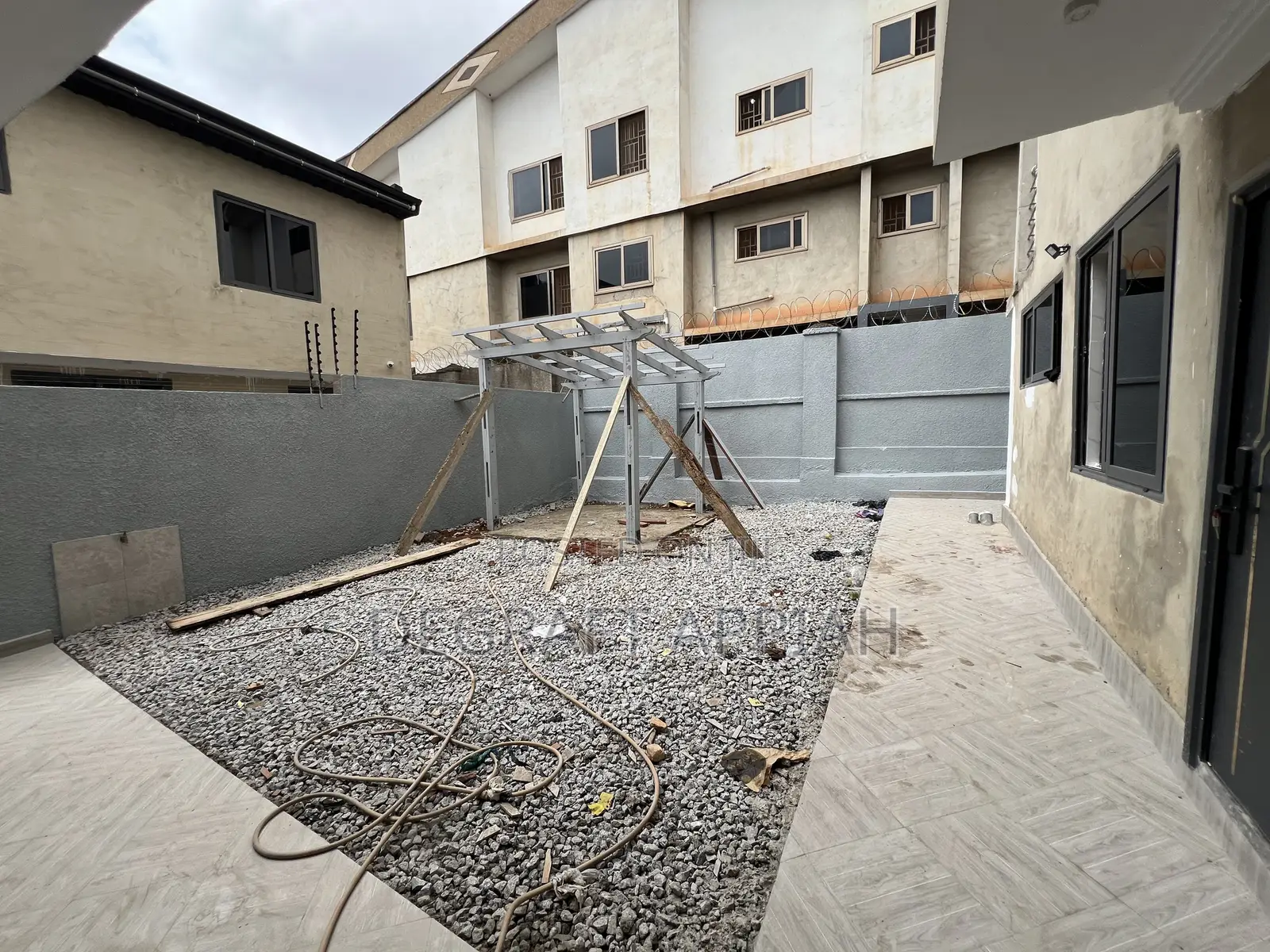 5bdrm House in Buokrom Estate, Kumasi Metropolitan for sale