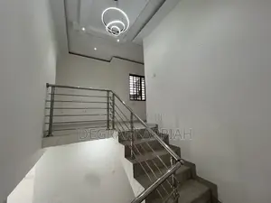 5bdrm House in Buokrom Estate, Kumasi Metropolitan for sale